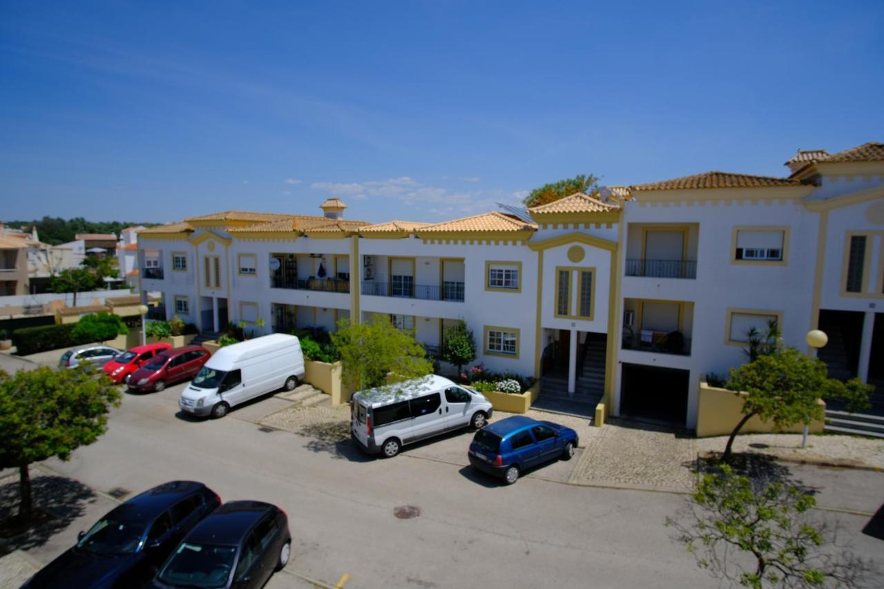 Apartamento T2 Em Condominio Fechado. 阿尔布费拉 外观 照片