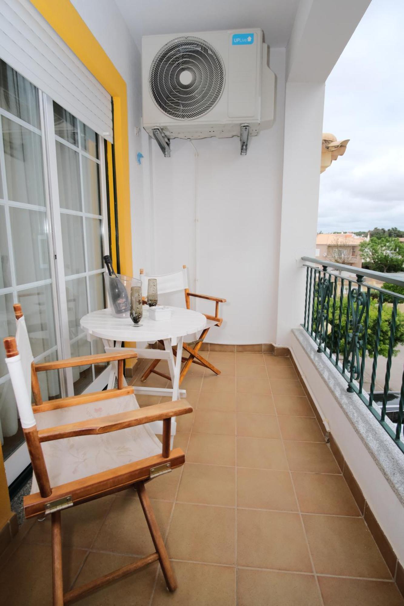 Apartamento T2 Em Condominio Fechado. 阿尔布费拉 外观 照片